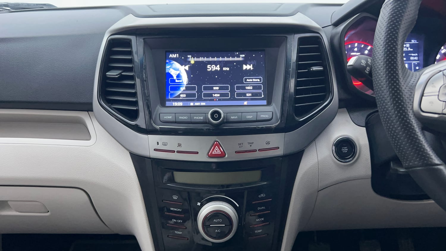 Used 2021 Mahindra XUV 300 W8 (O) 1.2 Petrol Petrol Manual interior MUSIC SYSTEM & AC CONTROL VIEW