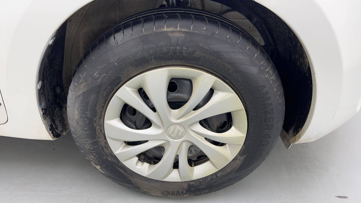 Used 2019 Maruti Suzuki Swift VXi Petrol Manual tyres RIGHT FRONT TYRE RIM VIEW