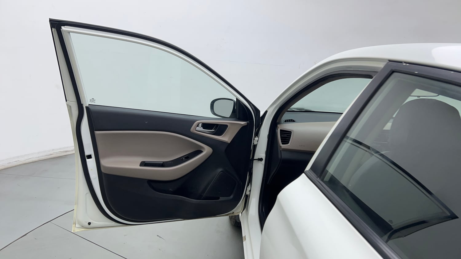 Used 2019 Hyundai Elite i20 Magna Plus 1.2 Petrol Manual interior LEFT FRONT DOOR OPEN VIEW