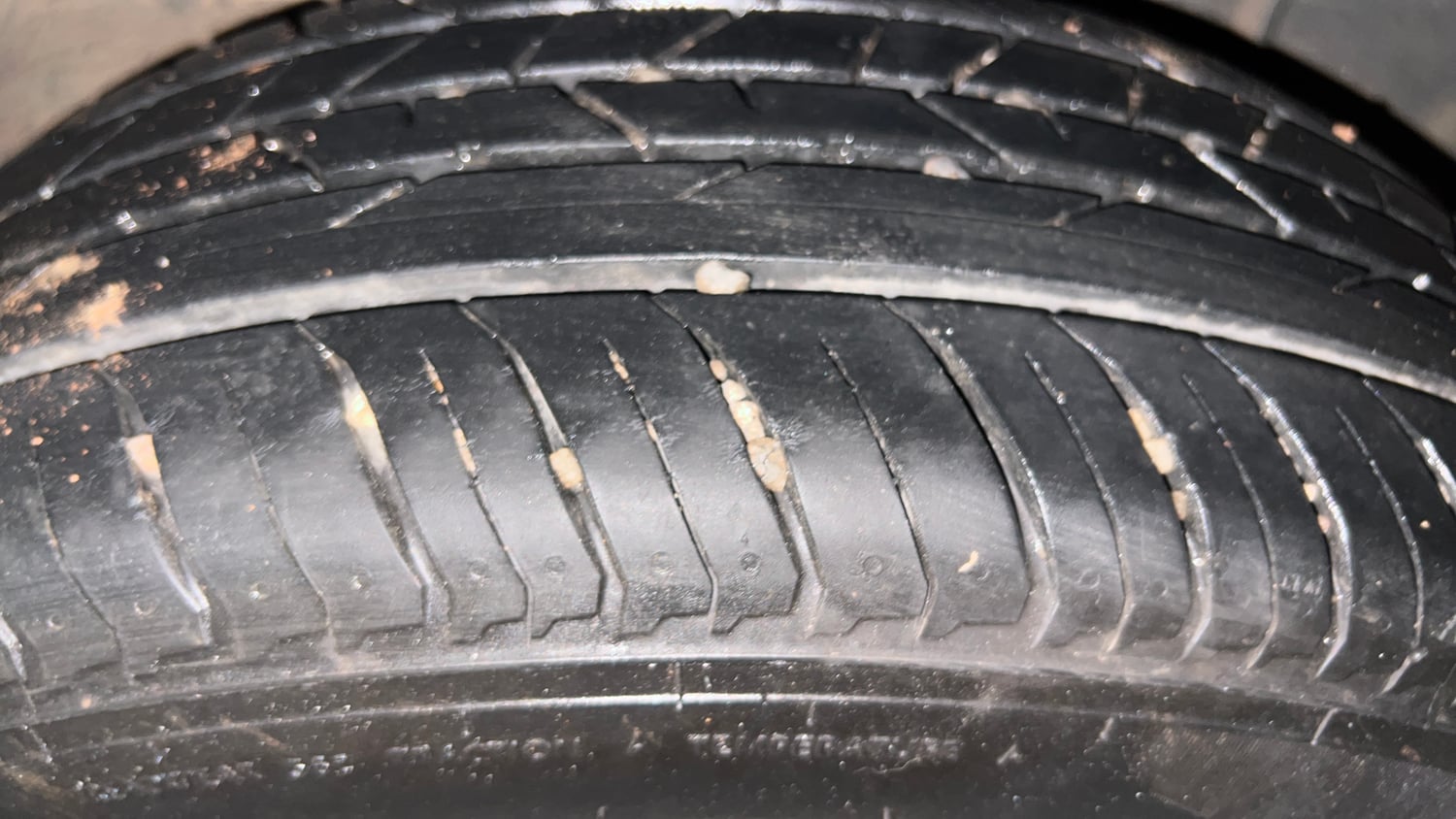 Used 2024 Nissan Magnite XE Petrol Manual tyres LEFT REAR TYRE TREAD VIEW