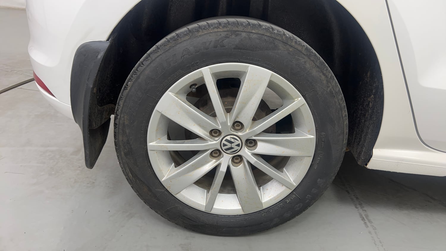 Used 2015 Volkswagen Polo Highline1.2L (P) Petrol Manual tyres RIGHT REAR TYRE RIM VIEW