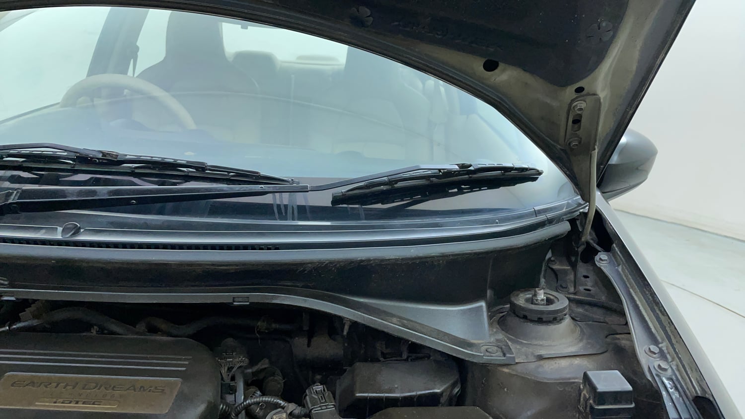 Used 2014 Honda Amaze 1.5 S i-DTEC Diesel Manual engine ENGINE LEFT SIDE HINGE & APRON VIEW