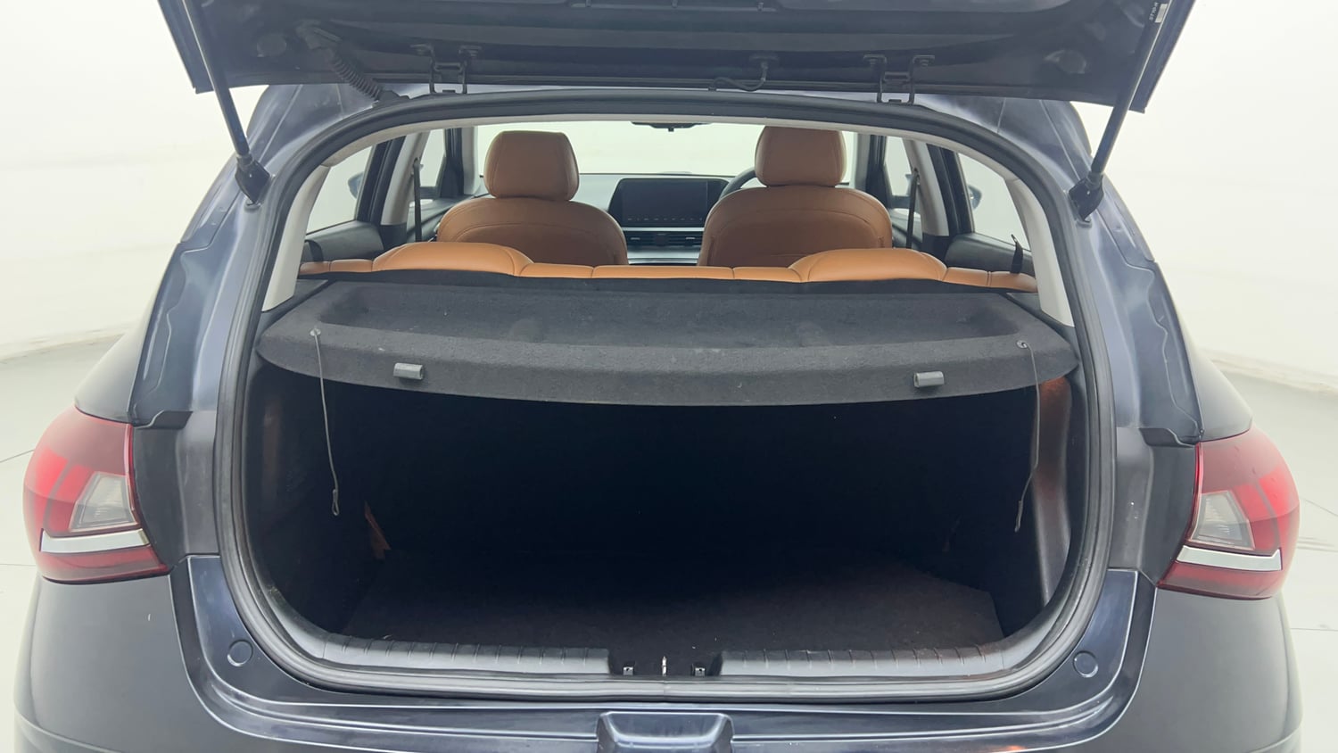 Used 2021 Hyundai i20 Asta 1.2 IVT Petrol Automatic interior DICKY INSIDE VIEW