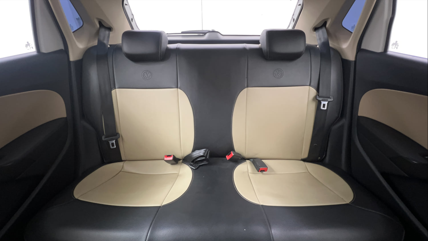 Used 2015 Volkswagen Polo Highline1.2L (P) Petrol Manual interior REAR SEAT CONDITION VIEW