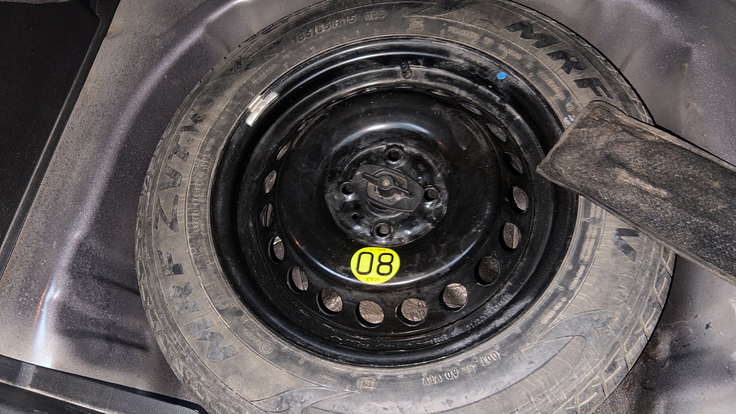 Used 2018 Maruti Suzuki Baleno Zeta 1.2 Petrol Manual tyres SPARE TYRE VIEW