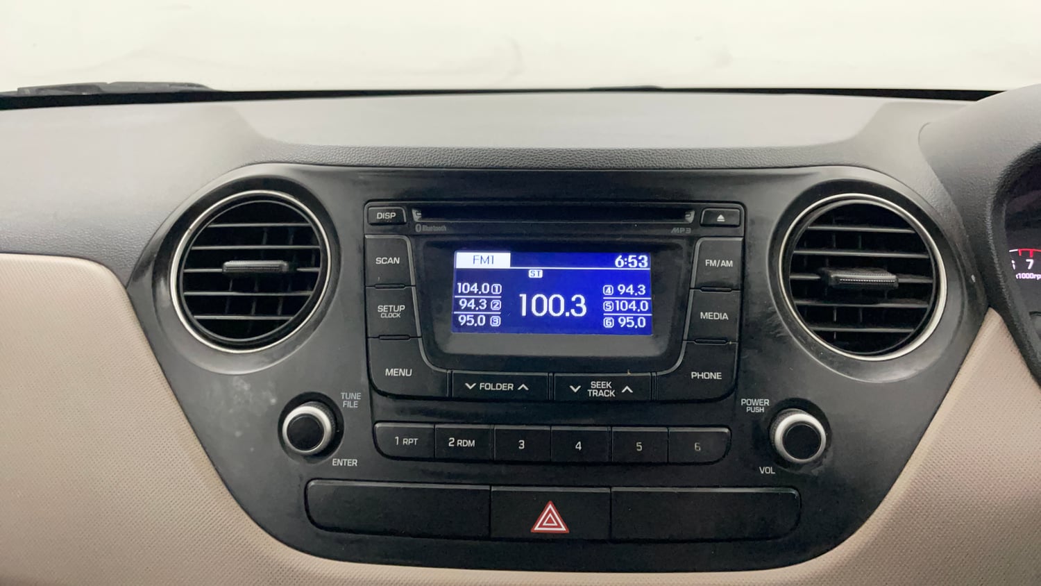 Used 2015 Hyundai Grand i10 Sportz 1.2 Kappa VTVT Petrol Manual top_features Integrated (in-dash) music system