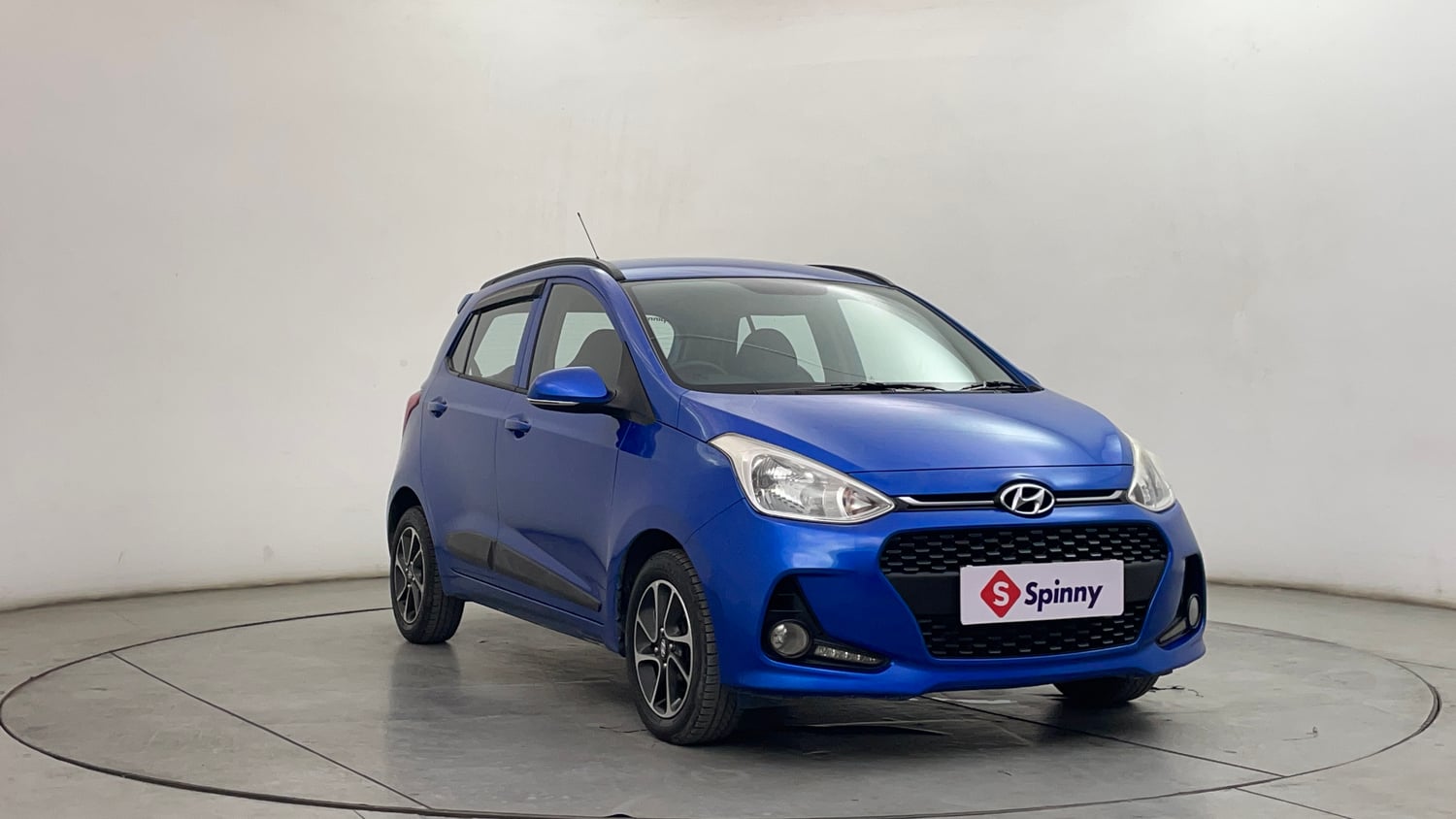 Used 2019 Hyundai Grand i10 Sportz AT 1.2 Kappa VTVT Petrol Automatic exterior RIGHT FRONT CORNER VIEW