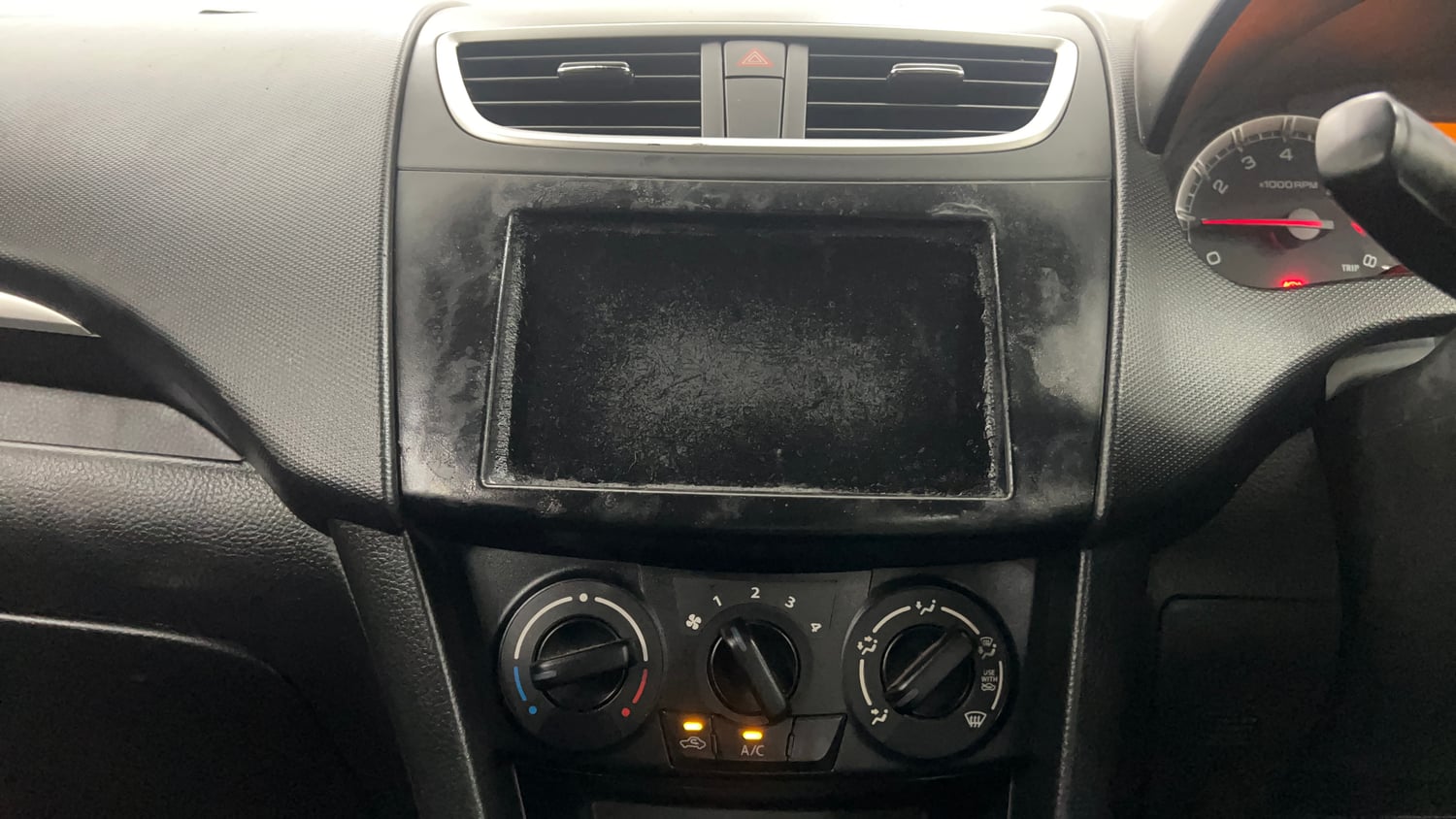 Used 2012 Maruti Suzuki Swift VXi Petrol Manual interior MUSIC SYSTEM & AC CONTROL VIEW