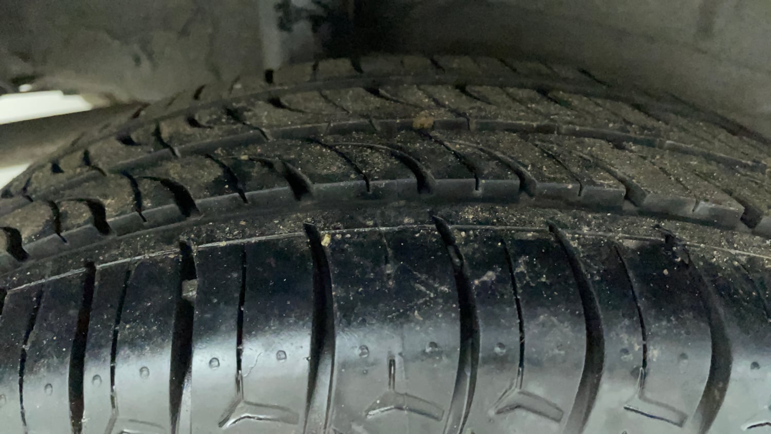 Used 2018 Honda Amaze 1.2 S MT Petrol Petrol Manual tyres RIGHT REAR TYRE TREAD VIEW