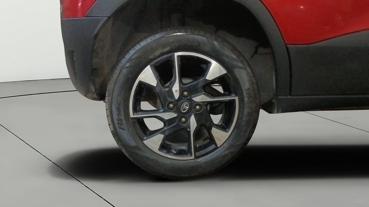 Used 2022 Tata Punch Creative AMT Petrol Automatic tyres RIGHT REAR TYRE RIM VIEW