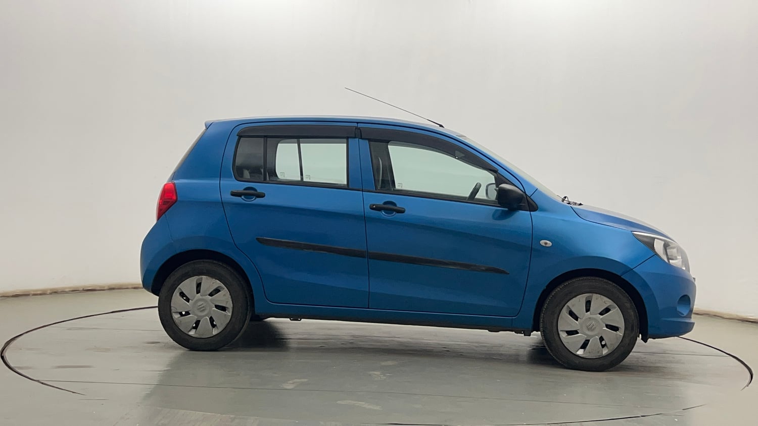 Used 2016 Maruti Suzuki Celerio VXi AMT Petrol Automatic exterior RIGHT SIDE VIEW