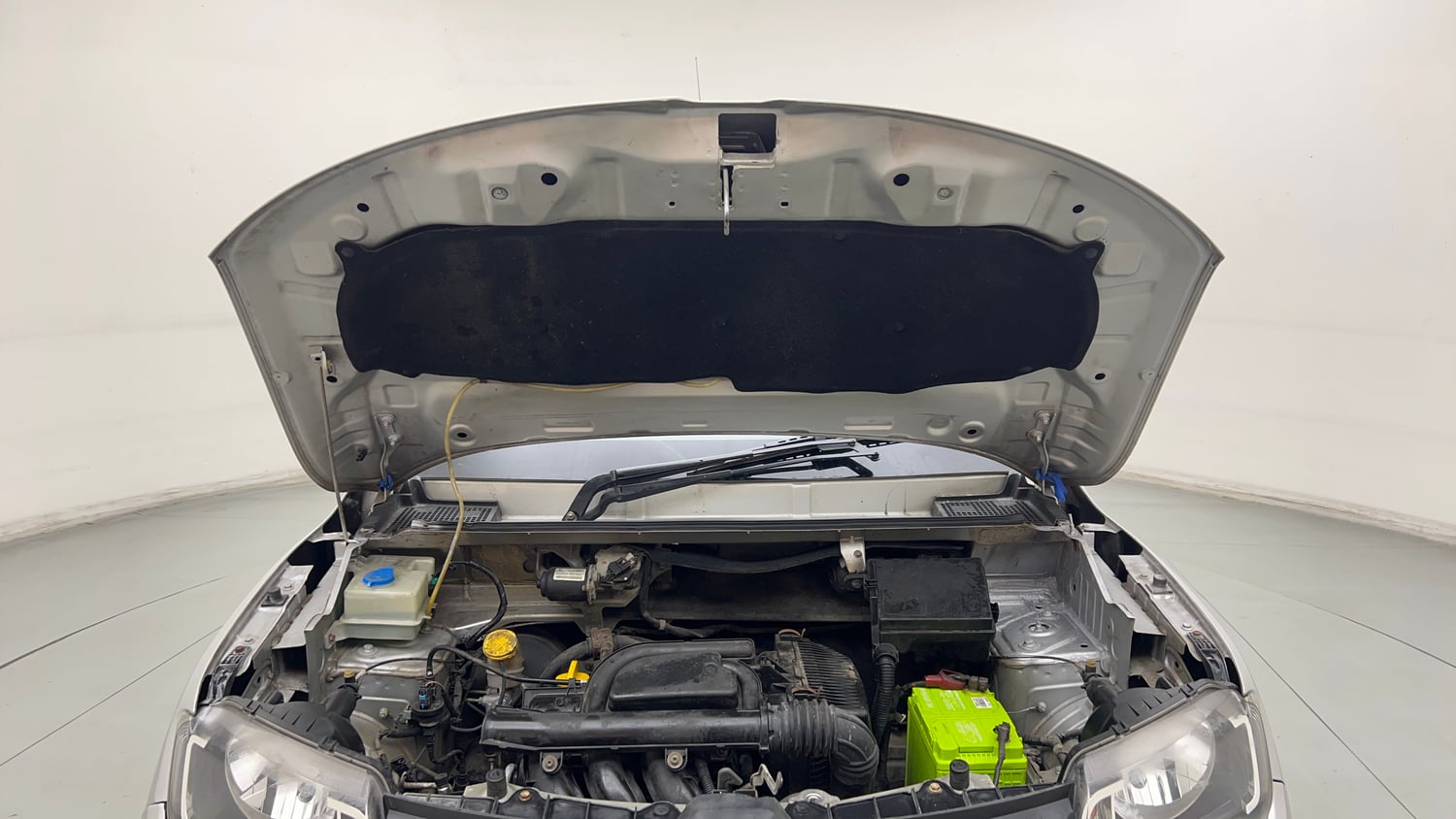Used 2018 Renault Kwid 1.0 RXL Petrol Manual engine ENGINE & BONNET OPEN FRONT VIEW