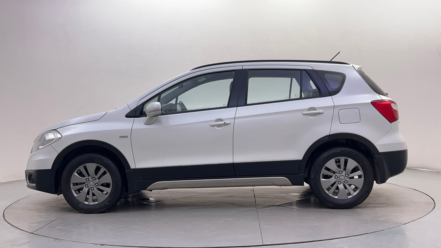 Used 2016 Maruti Suzuki S-Cross Zeta 1.3 Diesel Manual exterior LEFT SIDE VIEW