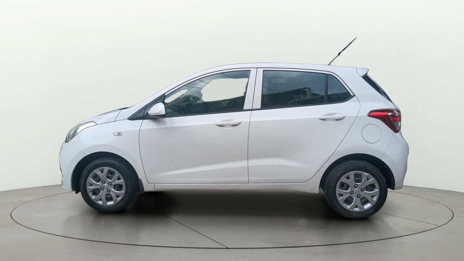 Used 2016 Hyundai Grand i10 Magna 1.2 Kappa VTVT Petrol Manual exterior LEFT SIDE VIEW