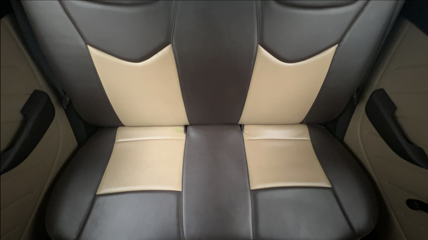 Used 2013 Hyundai Eon D-Lite + Petrol Manual interior REAR SEAT CONDITION VIEW
