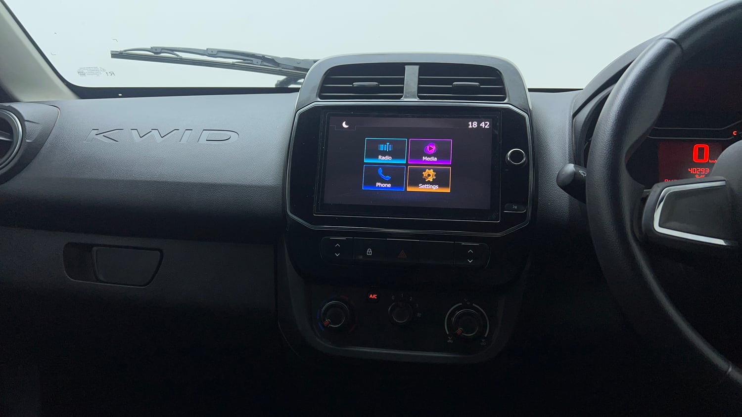 Used 2020 Renault Kwid Neotech RXL Petrol Manual interior MUSIC SYSTEM & AC CONTROL VIEW