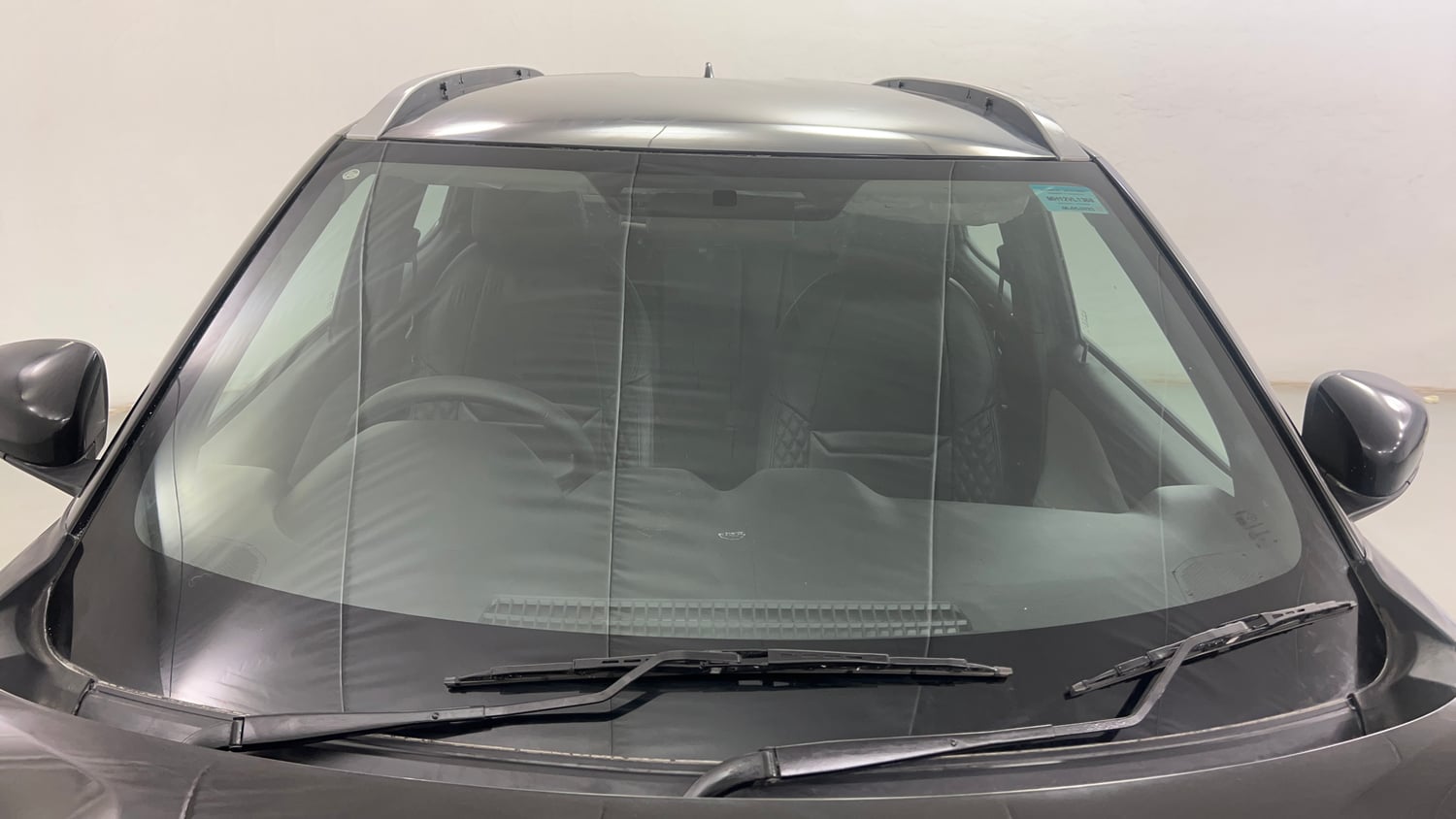Used 2023 Nissan Magnite XV Petrol Manual exterior FRONT WINDSHIELD VIEW
