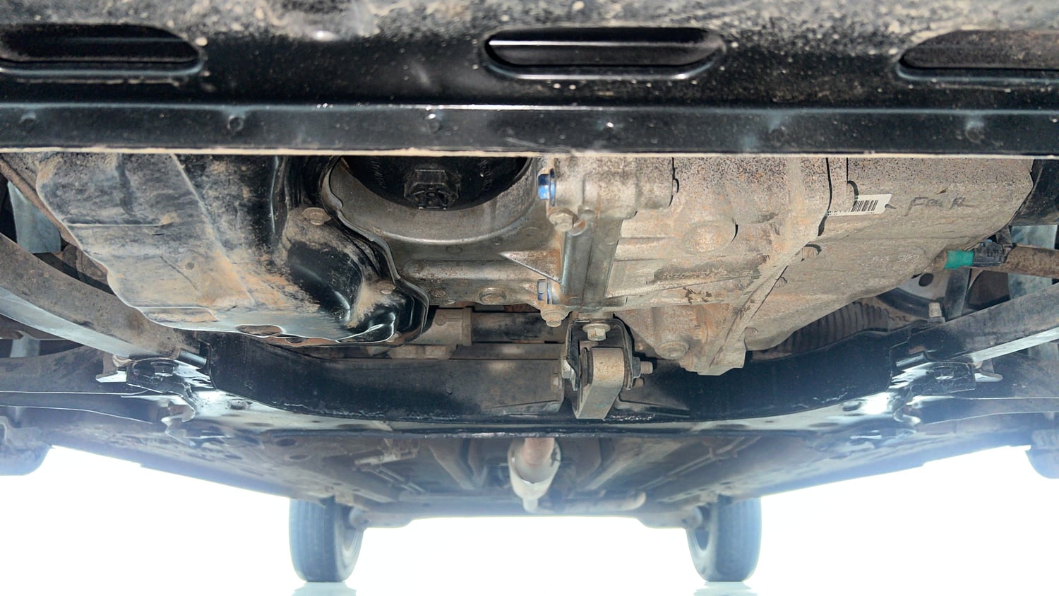 Used 2022 Nissan Magnite XV Turbo Petrol Manual extra FRONT LEFT UNDERBODY VIEW