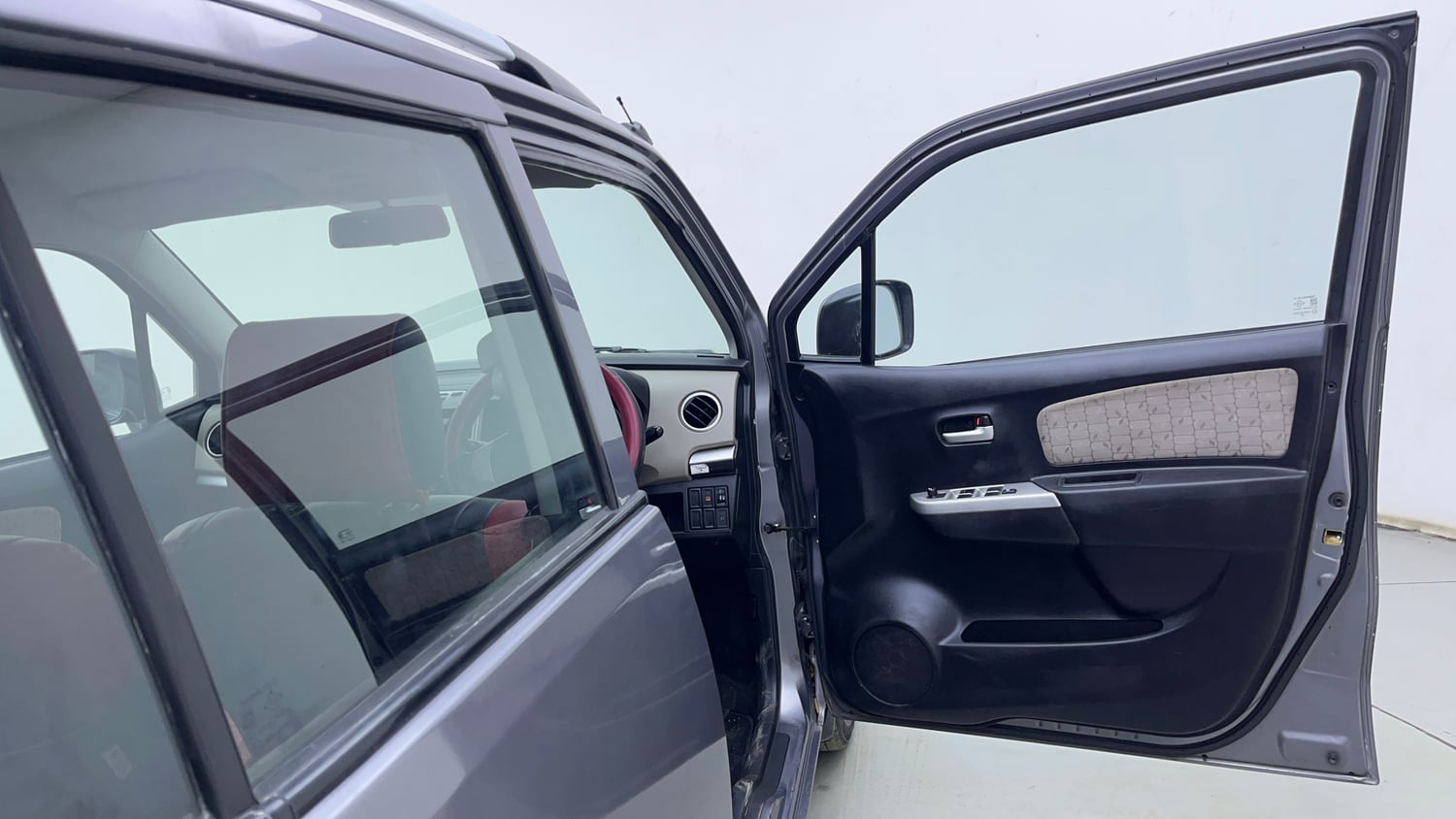 Used 2014 Maruti Suzuki Wagon R VXI Petrol Manual interior RIGHT FRONT DOOR OPEN VIEW