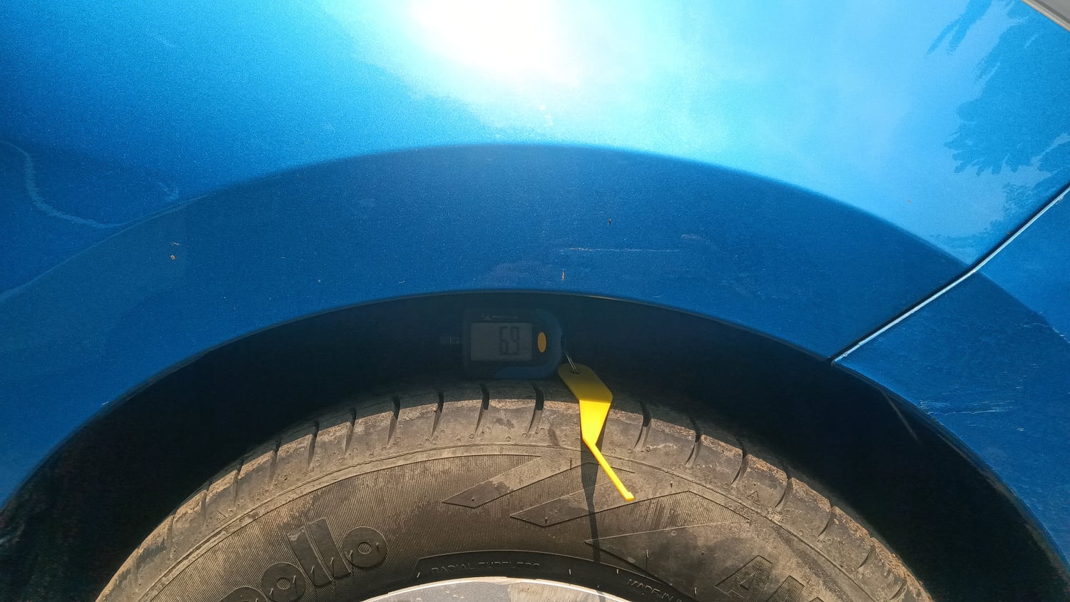 Used 2015 Maruti Suzuki Celerio ZXi Petrol Manual tyres RIGHT FRONT TYRE TREAD VIEW