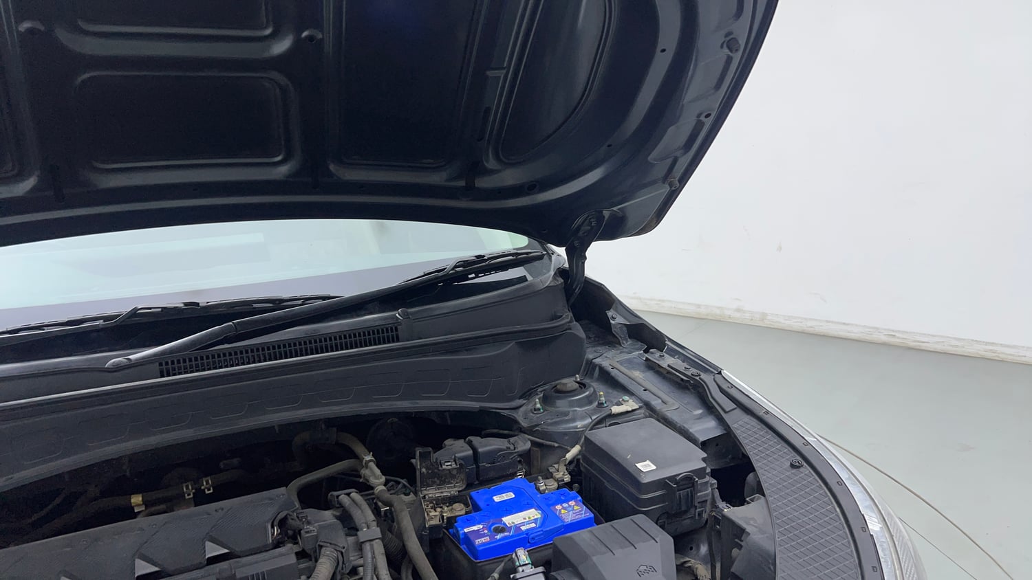 Used 2020 Kia Seltos HTX IVT 1.5 Petrol Automatic engine ENGINE LEFT SIDE HINGE & APRON VIEW