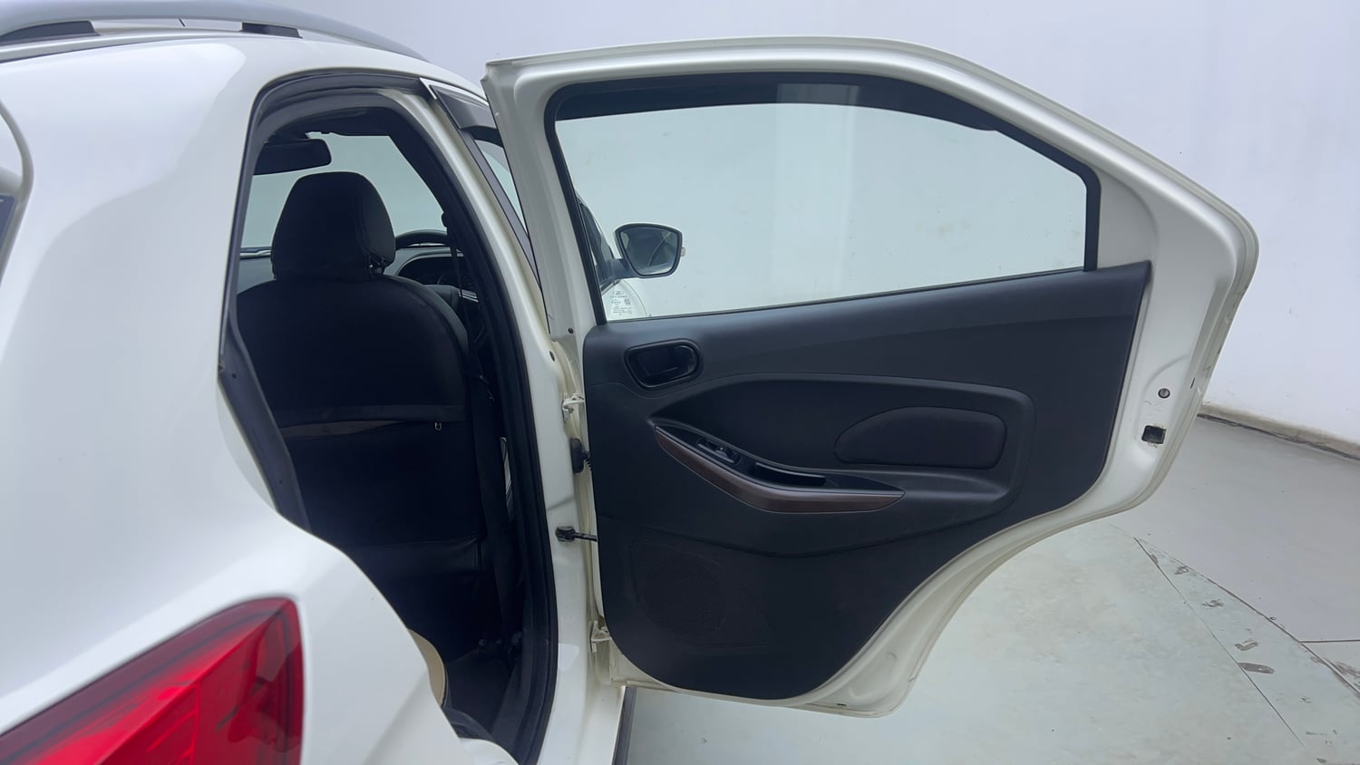 Used 2020 Ford Freestyle Titanium Plus 1.2 Ti-VCT Petrol Manual interior RIGHT REAR DOOR OPEN VIEW