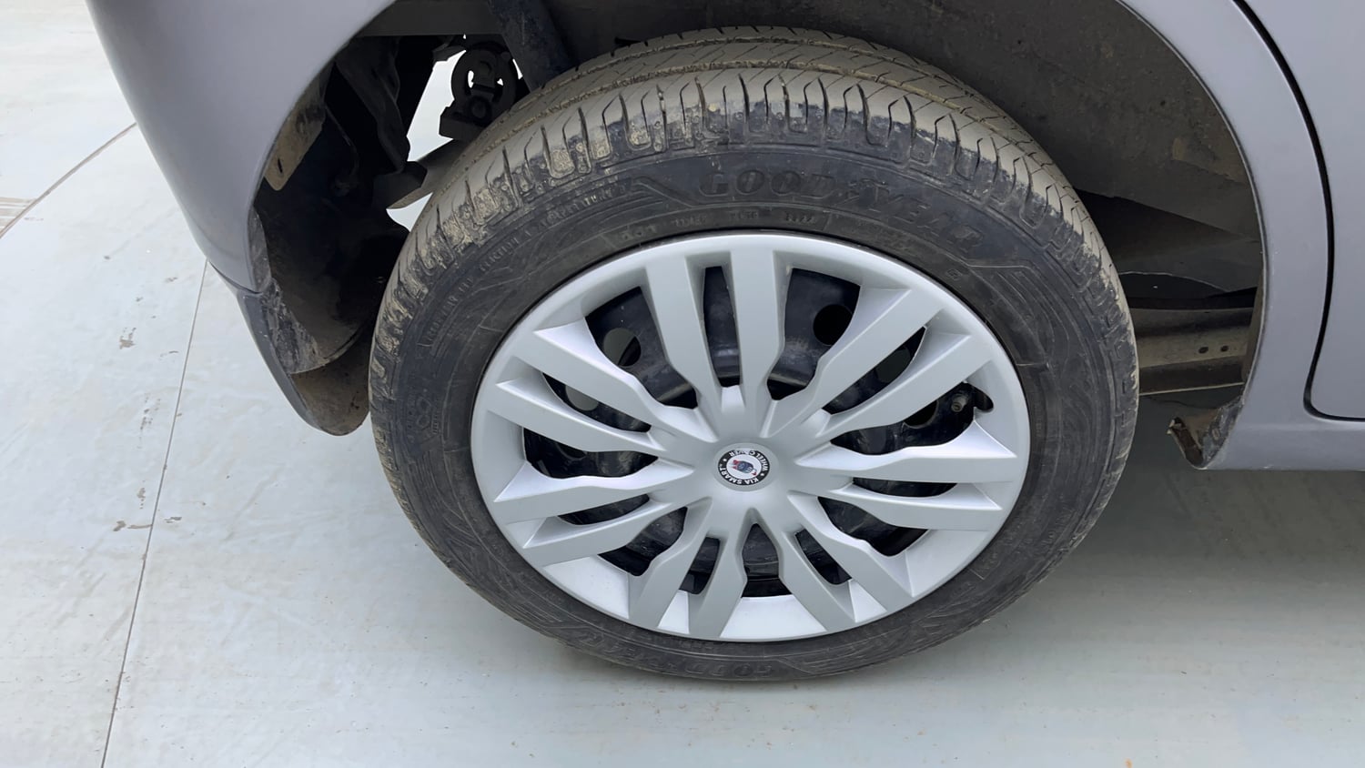Used 2014 Maruti Suzuki Wagon R VXI Petrol Manual tyres RIGHT REAR TYRE RIM VIEW