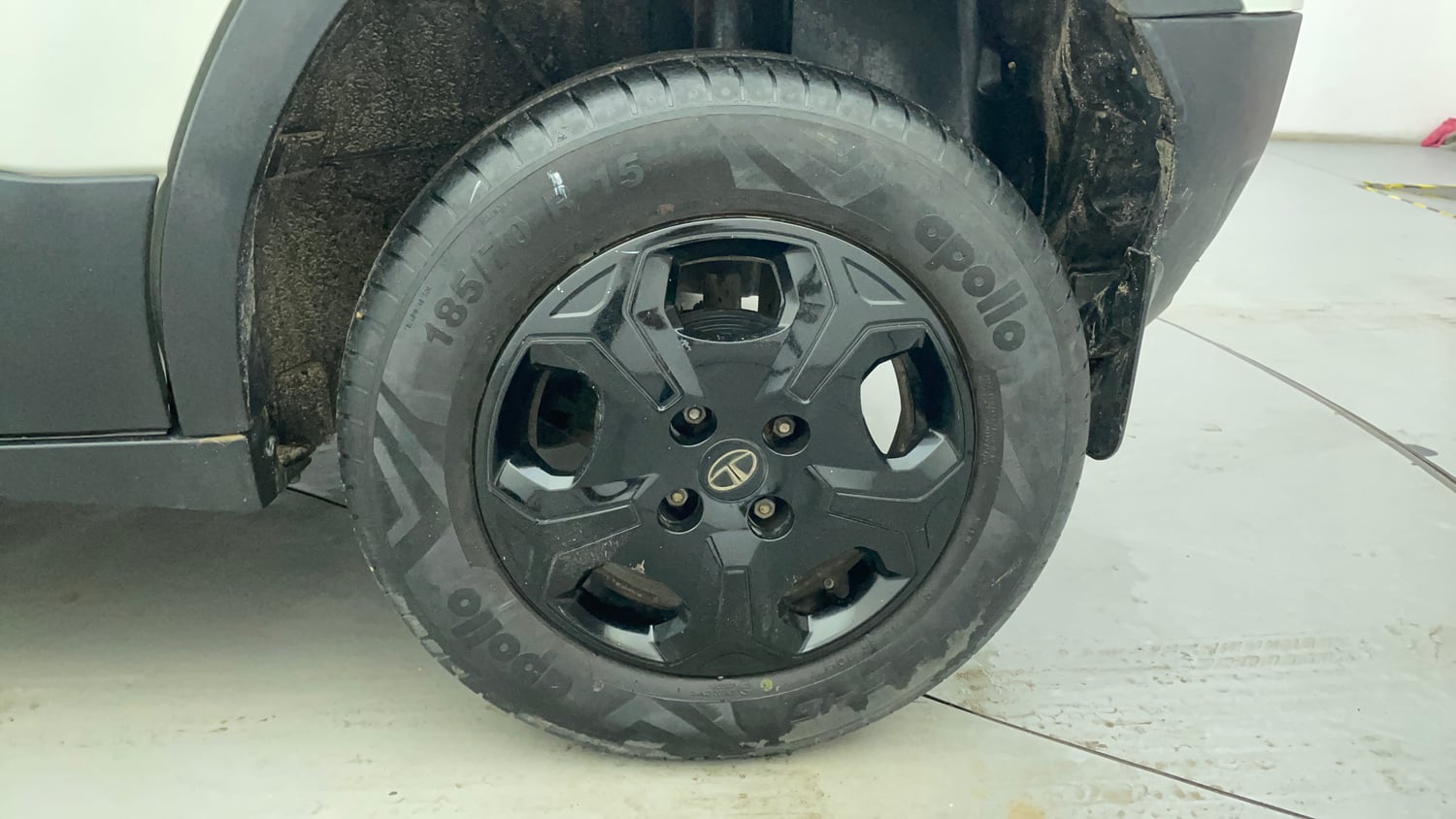 Used 2023 Tata Punch Accomplished AMT Petrol Automatic tyres LEFT REAR TYRE RIM VIEW