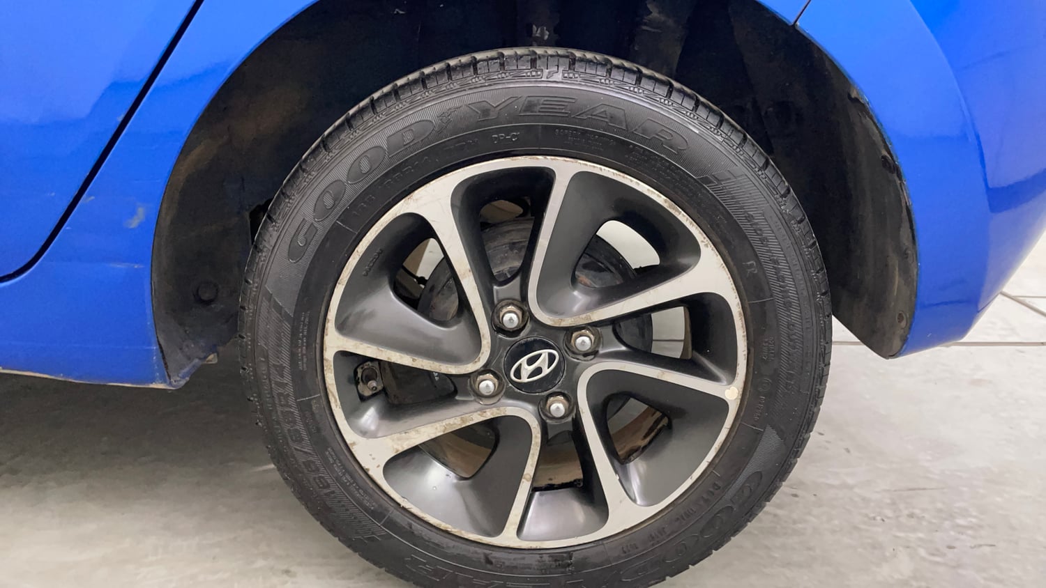 Used 2019 Hyundai Grand i10 Sportz AT 1.2 Kappa VTVT Petrol Automatic tyres LEFT REAR TYRE RIM VIEW