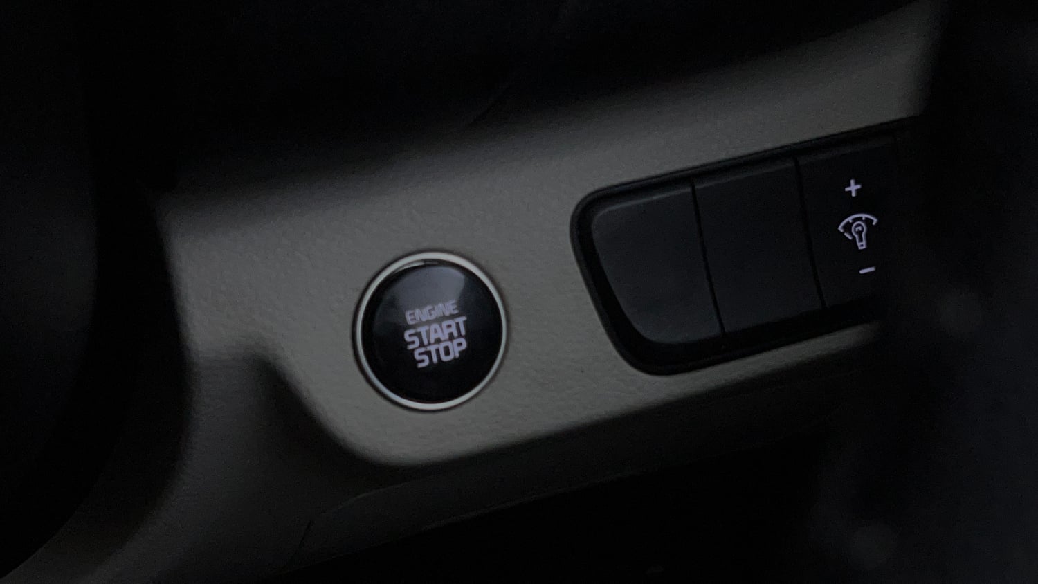 Used 2020 kia Seltos HTX IVT 1.5 Petrol Automatic top_features Keyless start