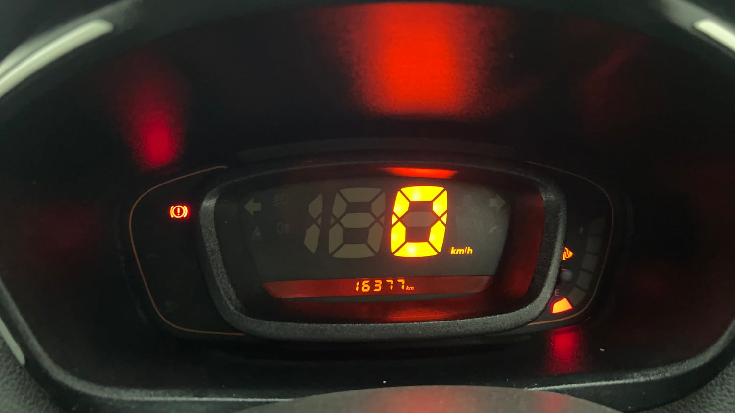 Used 2018 Renault Kwid 1.0 RXL Petrol Manual interior CLUSTERMETER VIEW