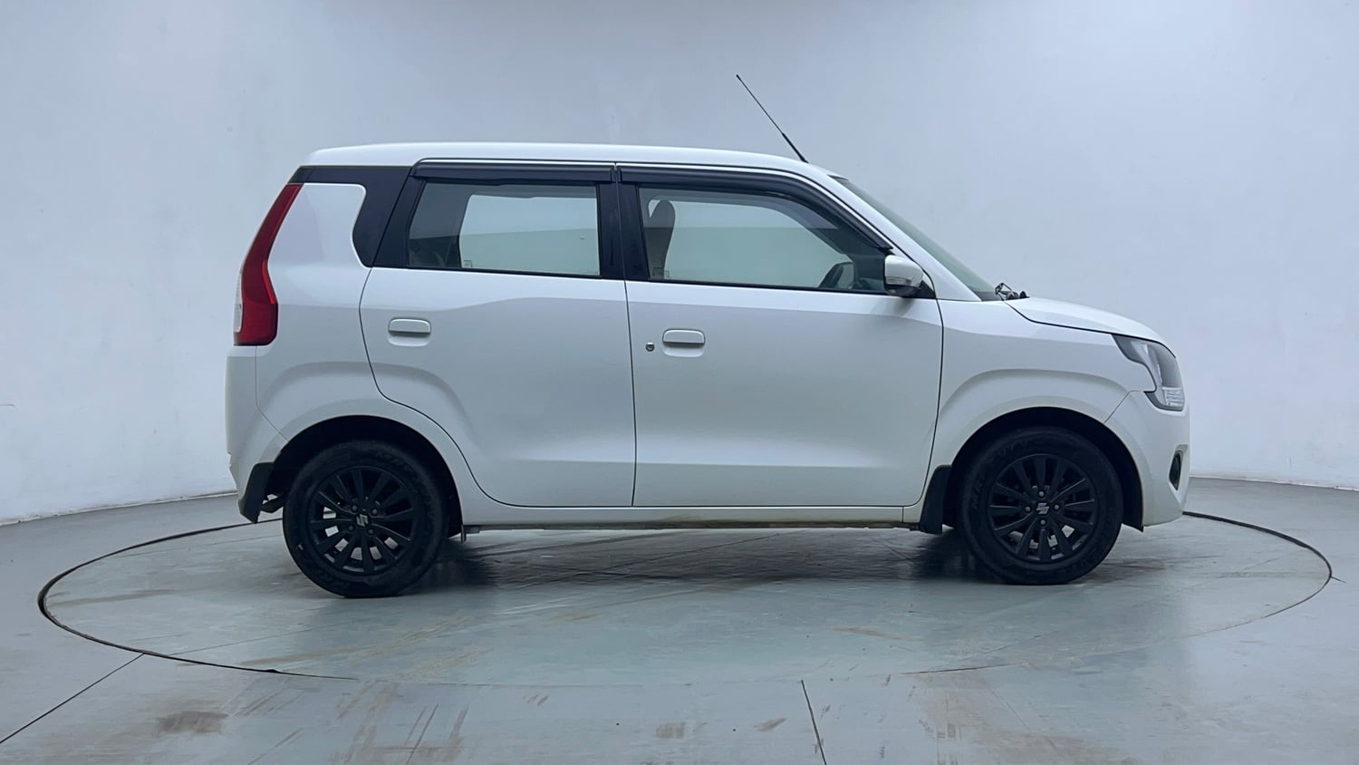 Used 2023 Maruti Suzuki Wagon R ZXI Plus 1.2 Petrol Manual exterior RIGHT SIDE VIEW