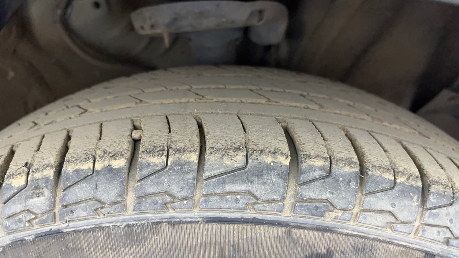 Used 2023 Kia Seltos HTX 1.5 Diesel AT Diesel Automatic tyres RIGHT FRONT TYRE TREAD VIEW