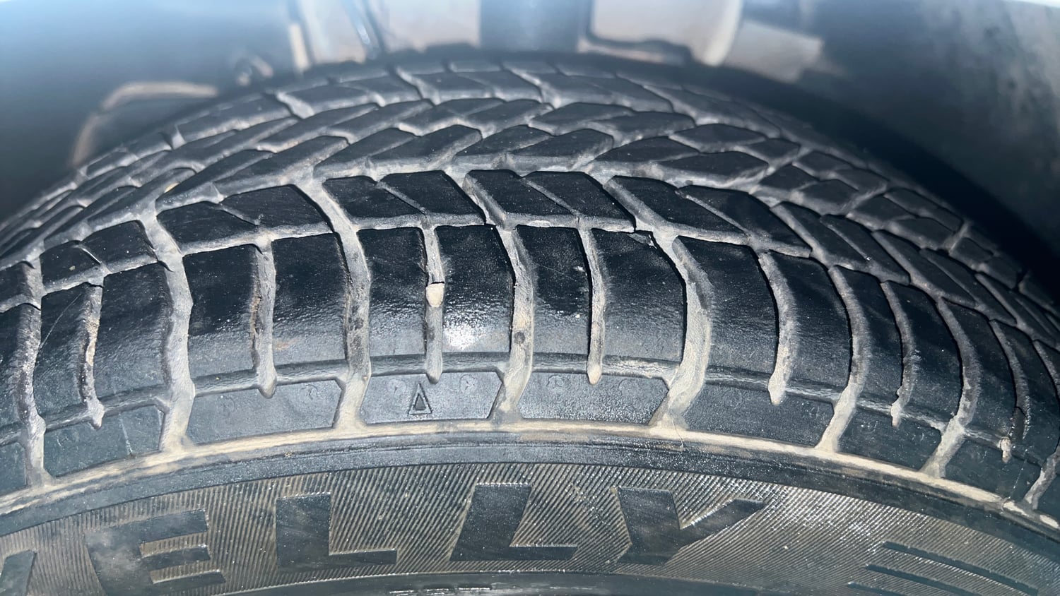 Used 2022 Tata Tigor XZ Plus CNG Cng Manual tyres LEFT FRONT TYRE TREAD VIEW