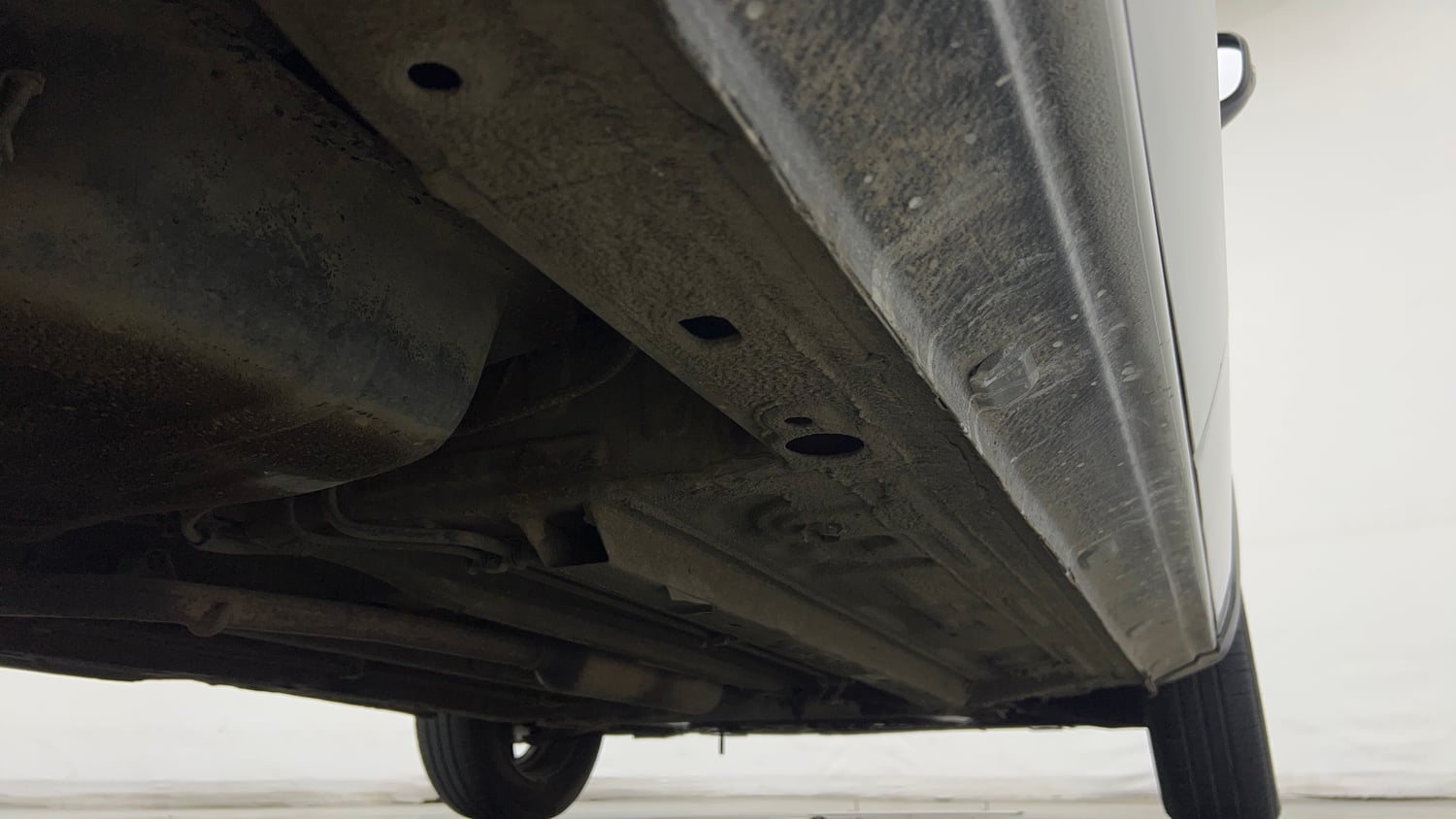 Used 2021 Renault Triber RXZ EASY-R AMT Petrol Automatic extra REAR RIGHT UNDERBODY VIEW