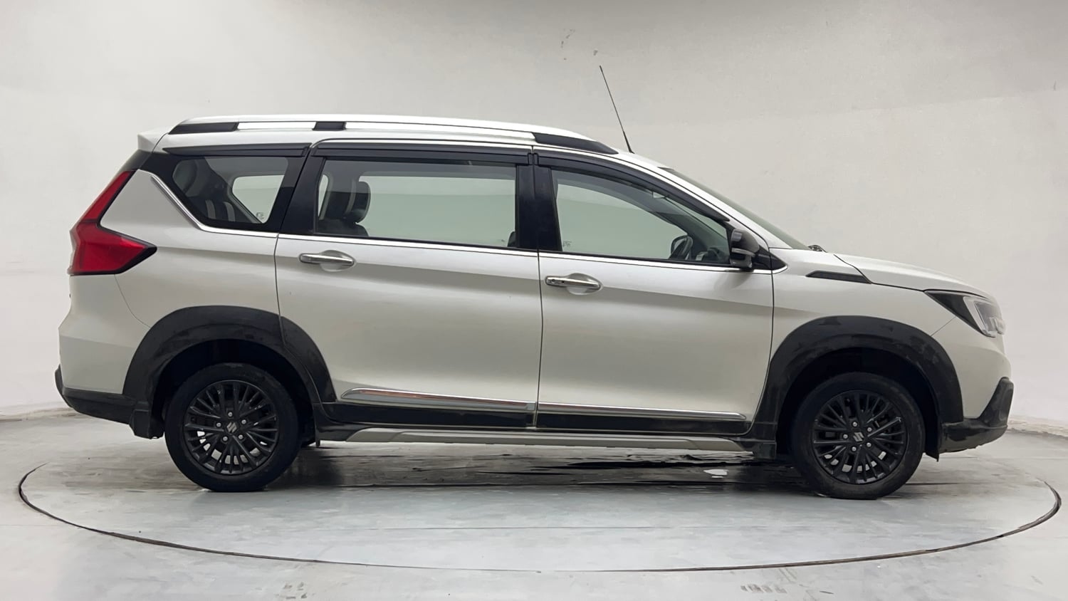 Used 2021 Maruti Suzuki XL6 Zeta MT Petrol Petrol Manual exterior RIGHT SIDE VIEW