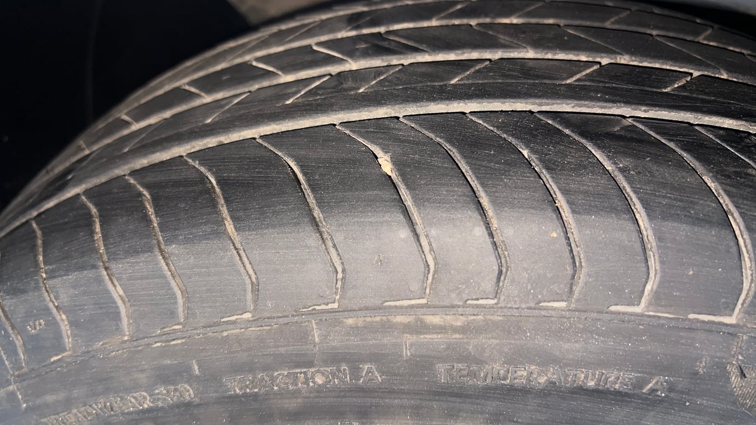 Used 2020 Kia Seltos HTX IVT 1.5 Petrol Automatic tyres LEFT FRONT TYRE TREAD VIEW