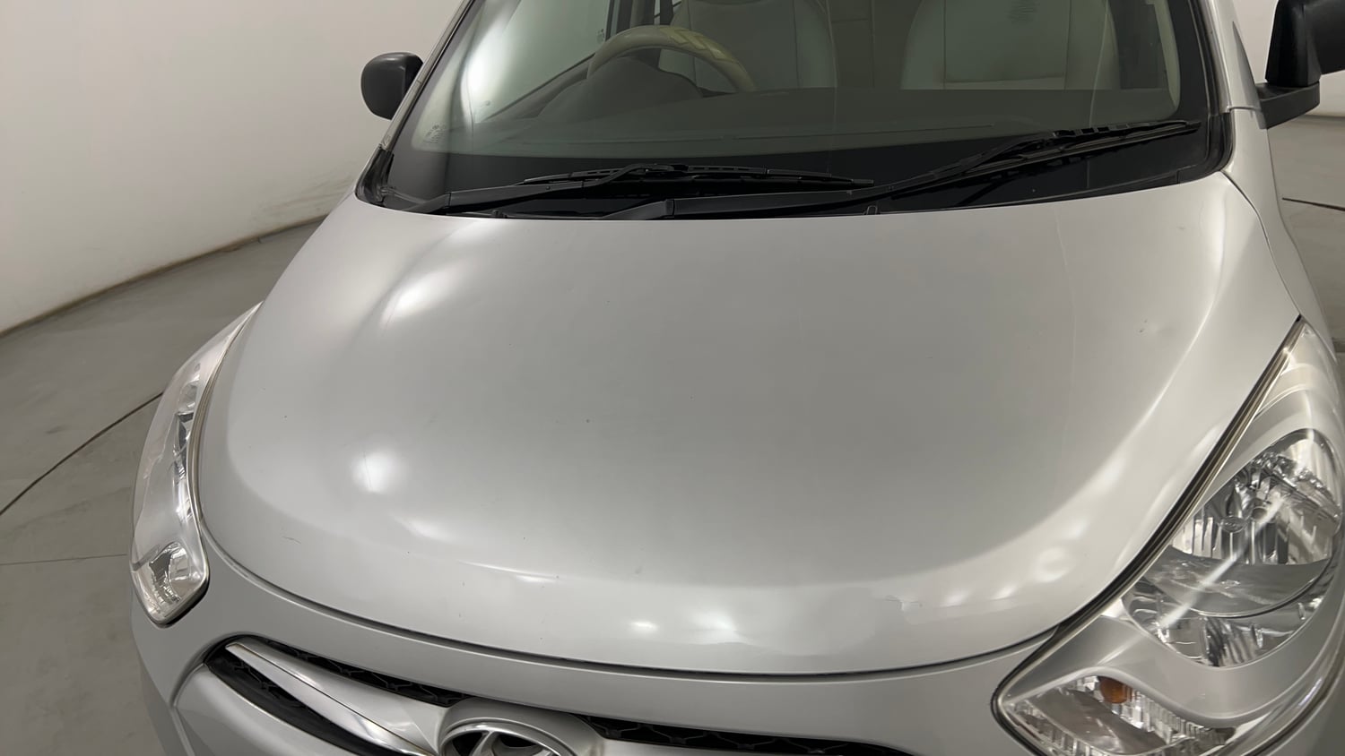 Used 2014 Hyundai i10 Magna 1.1 iRDE2 Petrol Manual dents MINOR SCRATCH