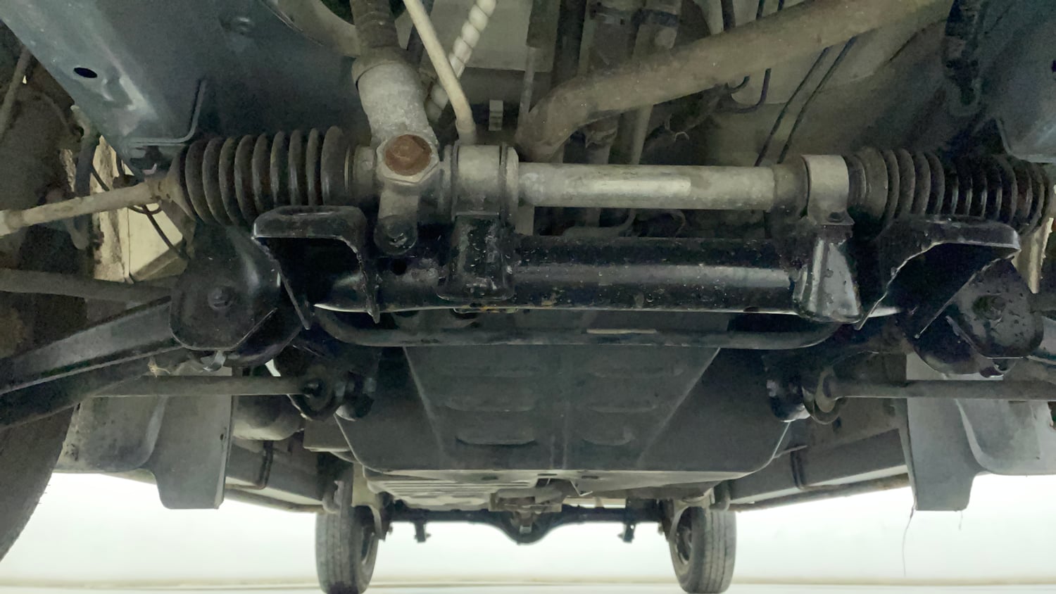 Used 2021 Maruti Suzuki Eeco 5 STR WITH A/C+HTR Petrol Manual extra FRONT LEFT UNDERBODY VIEW