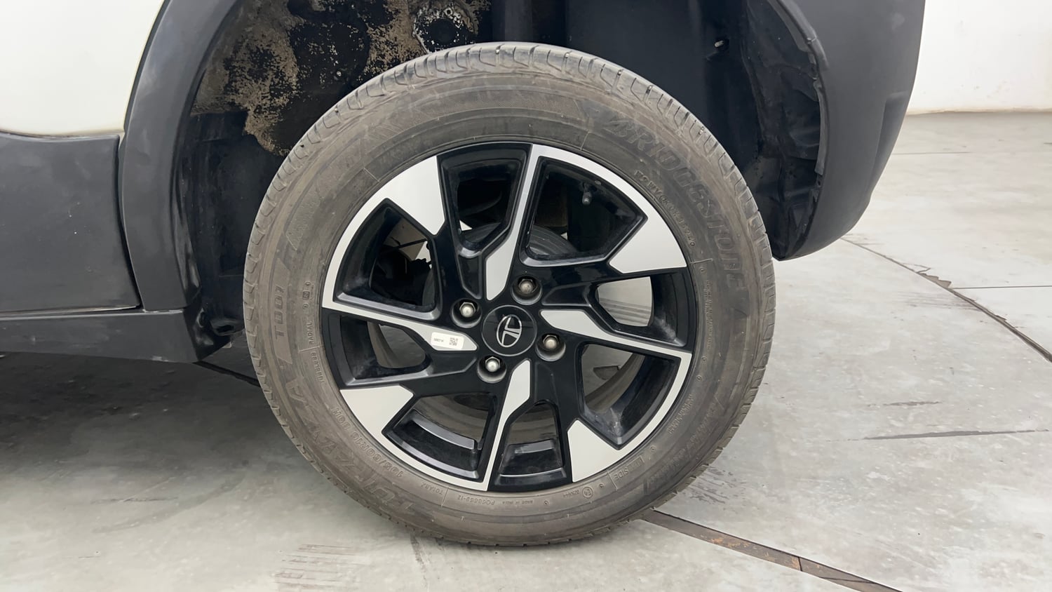 Used 2024 Tata Punch Creative Plus AMT Petrol Automatic tyres LEFT REAR TYRE RIM VIEW