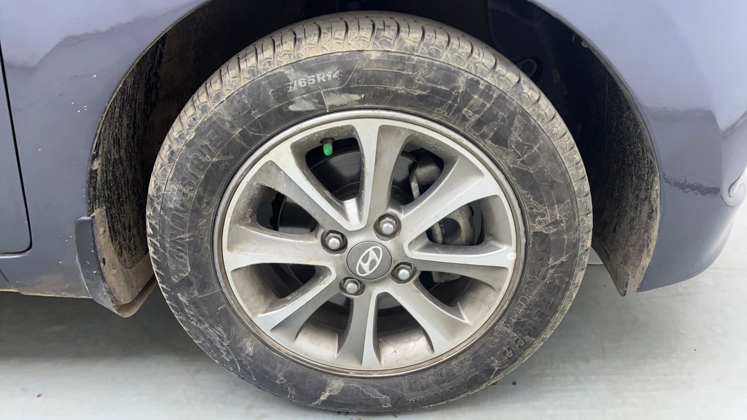 Used 2015 Hyundai Grand i10 Asta 1.2 Kappa VTVT Petrol Manual tyres RIGHT FRONT TYRE RIM VIEW