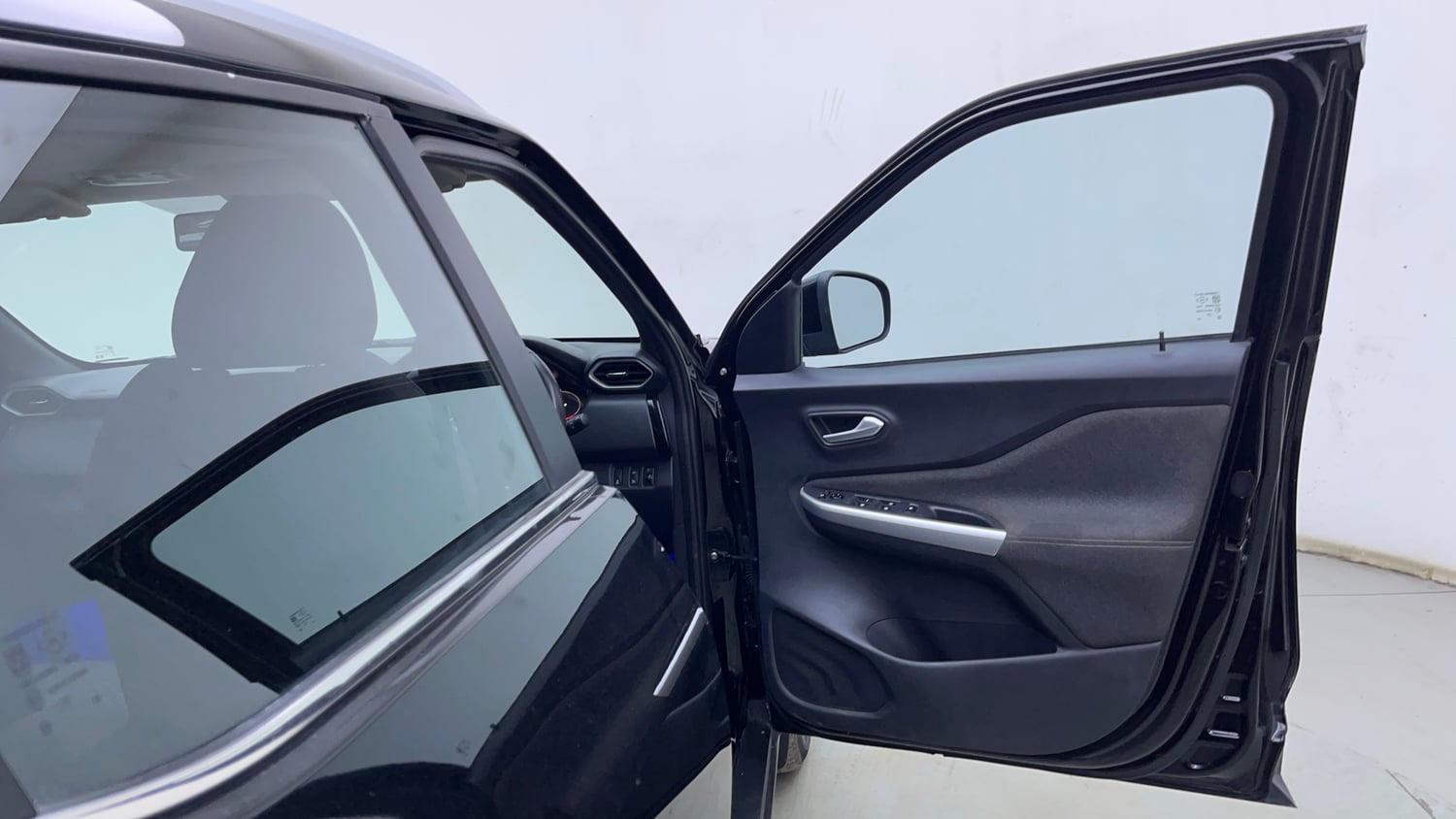 Used 2024 Nissan Magnite XV Premium (O)Turbo CVT Petrol Automatic interior RIGHT FRONT DOOR OPEN VIEW