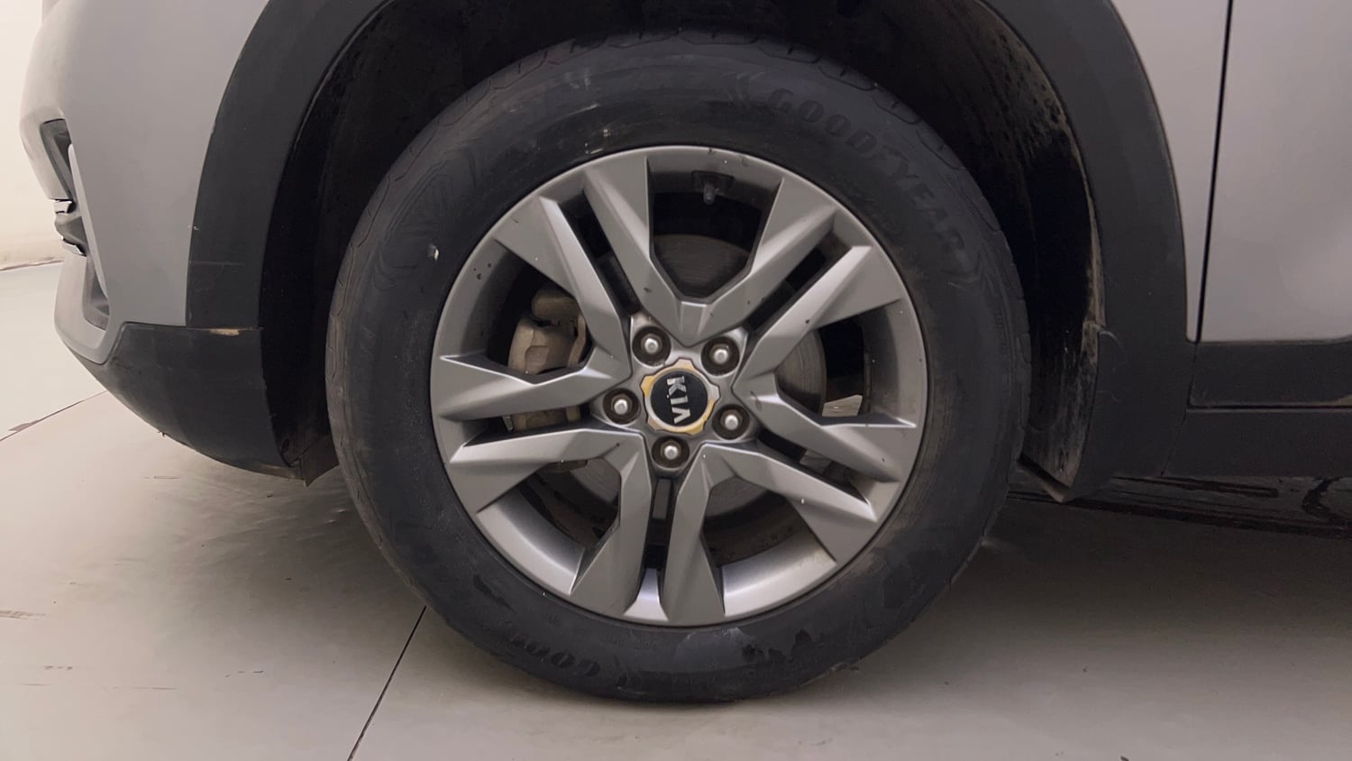 Used 2020 kia Seltos HTX IVT 1.5 Petrol Automatic tyres LEFT FRONT TYRE RIM VIEW
