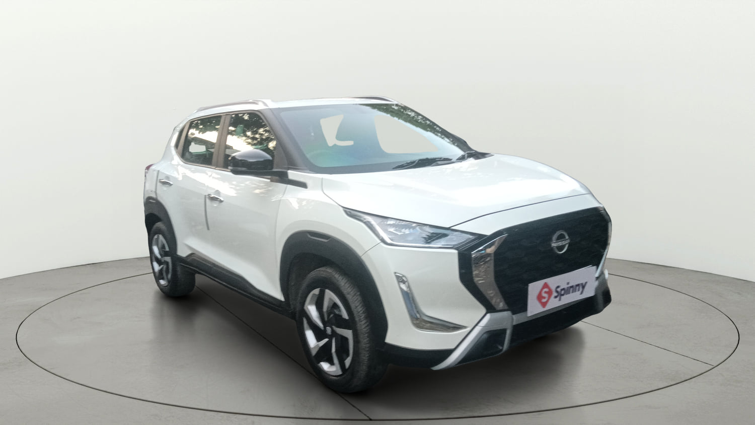 Used 2026 Nissan Magnite Acenta B4D 1.0 Petrol AMT Petrol Automatic exterior RIGHT FRONT CORNER VIEW