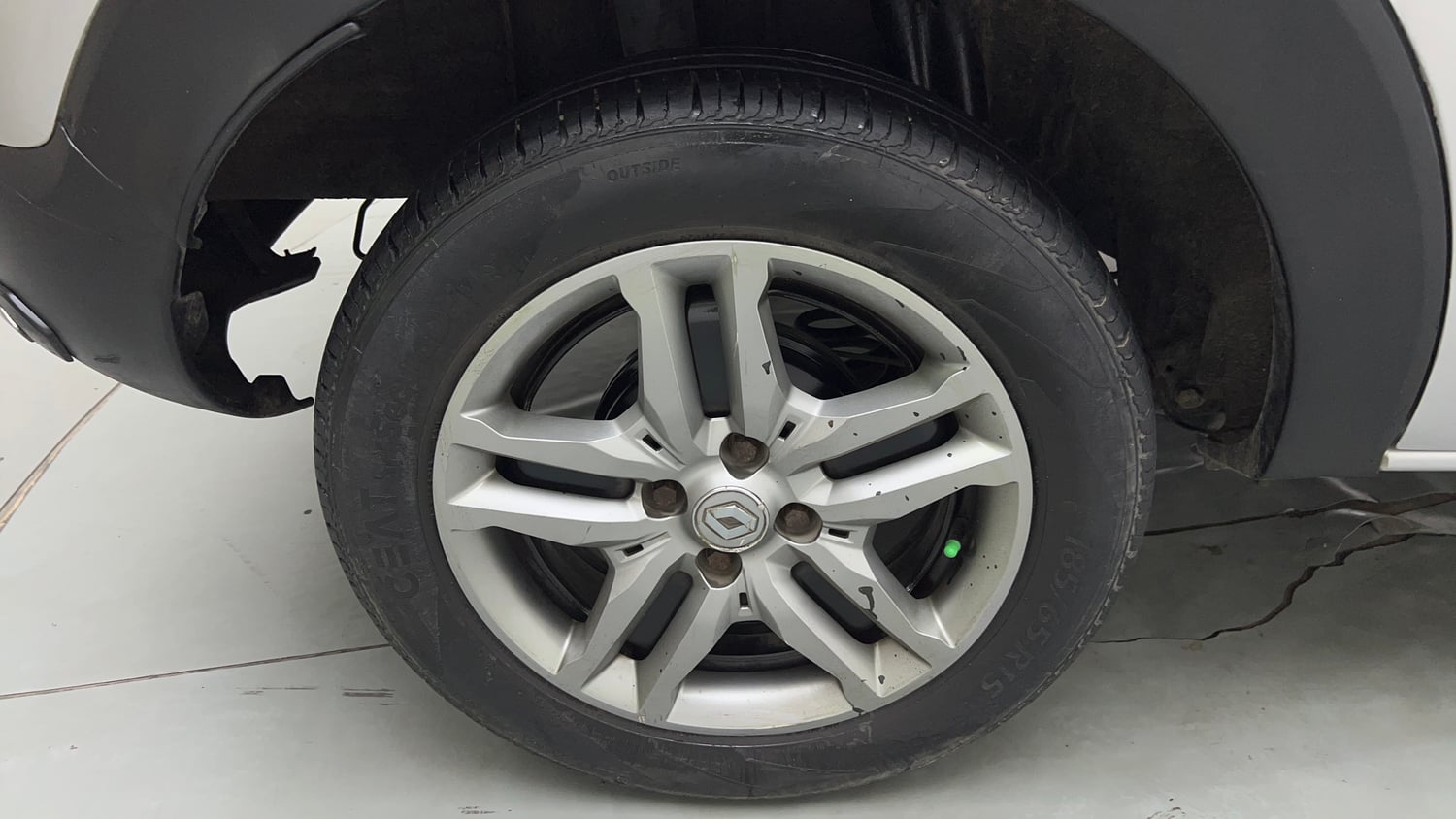 Used 2021 Renault Triber RXZ EASY-R AMT Petrol Automatic tyres RIGHT REAR TYRE RIM VIEW