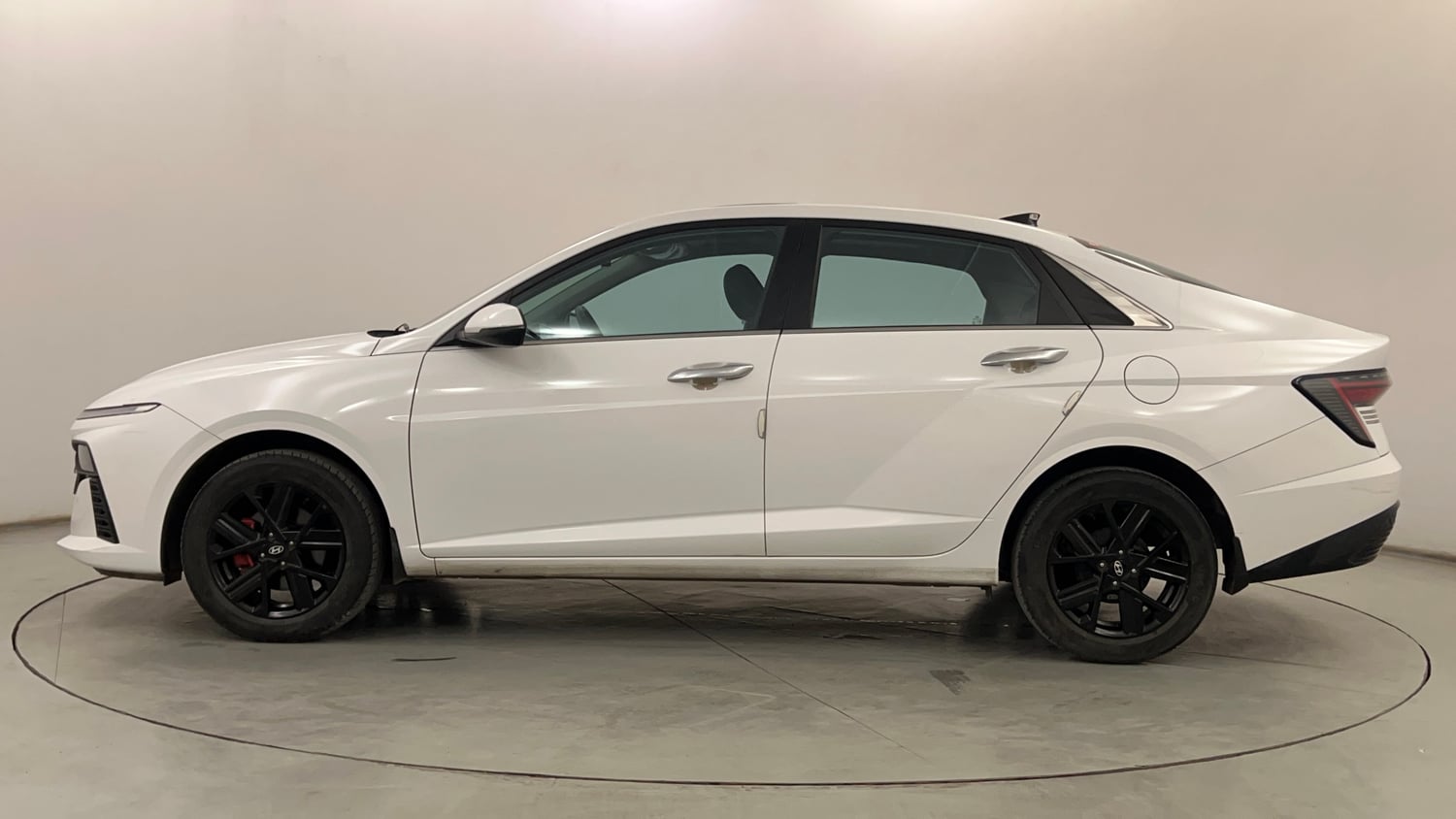 Used 2023 Hyundai Verna SX (O) 1.5 Turbo Petrol MT Petrol Manual exterior LEFT SIDE VIEW