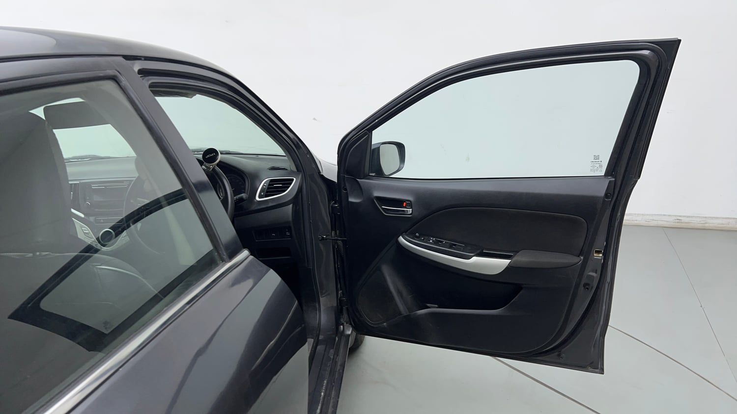 Used 2018 Maruti Suzuki Baleno Delta 1.2 Petrol Manual interior RIGHT FRONT DOOR OPEN VIEW