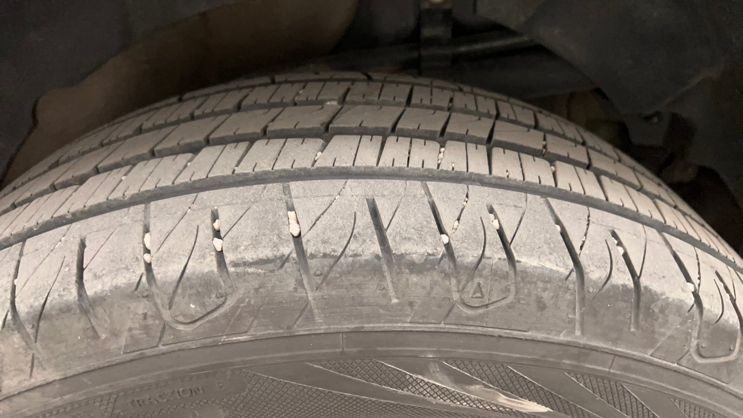 Used 2021 Mahindra XUV500 W11 Diesel Manual tyres LEFT REAR TYRE TREAD VIEW