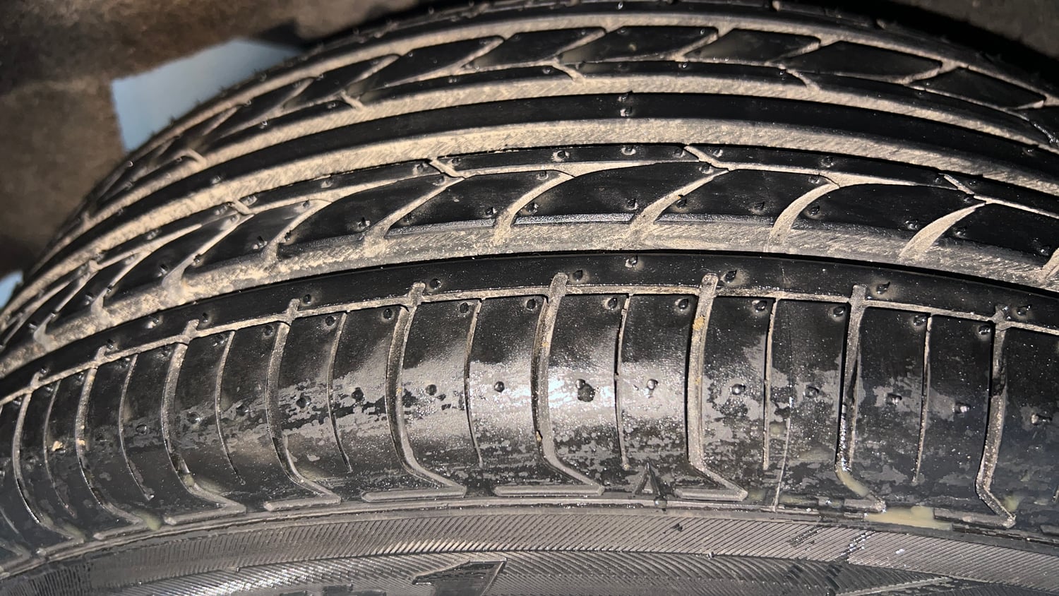 Used 2018 Maruti Suzuki Baleno Delta 1.2 Petrol Manual tyres RIGHT REAR TYRE TREAD VIEW