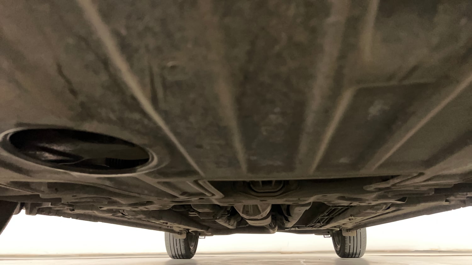 Used 2023 Hyundai Verna SX (O) 1.5 Turbo Petrol MT Petrol Manual extra FRONT LEFT UNDERBODY VIEW